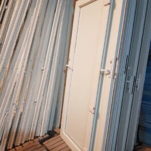 Thanh lý cửa nhựa lõi thép cũ Hà Nội – Giá tốt, Uy tín, Nhanh gọn!